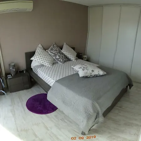 Puerta Del Sol Apartment *